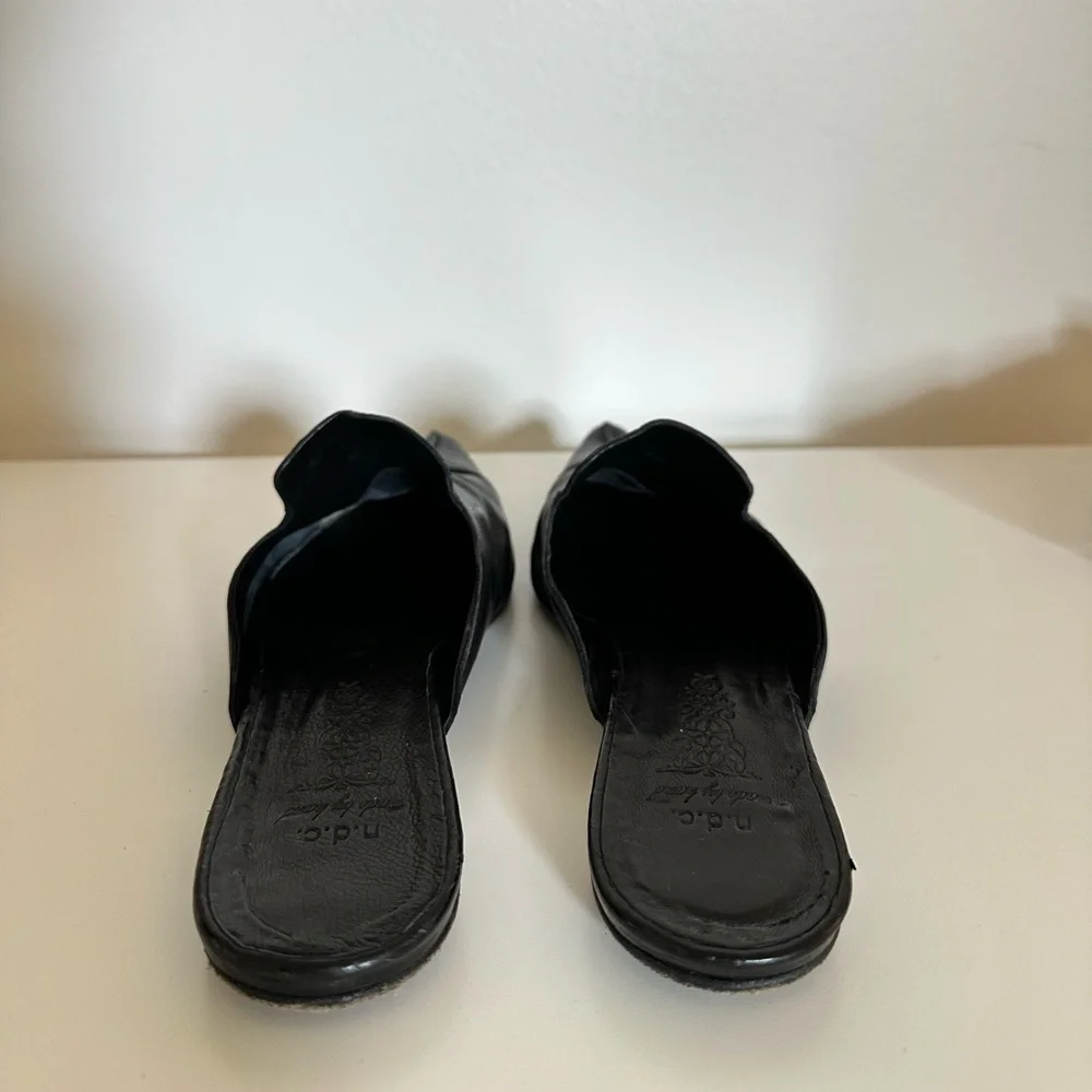 N.D.C. Made By Hand | Vintage Black Leather Pointed Slipper Mules | 37 (6-6.5) - Picture 5 of 9